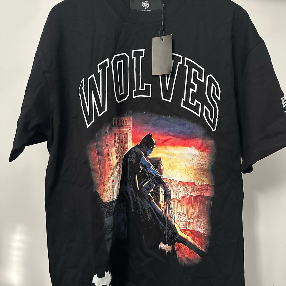 Wolves x Batman graphic tee
